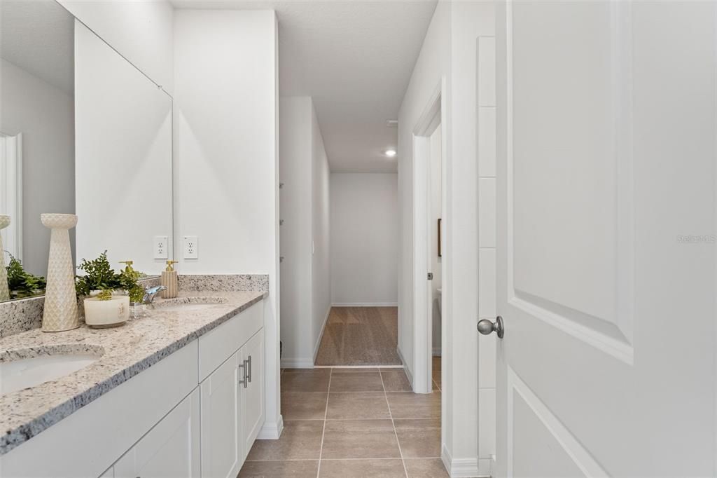 На продажу: $315,000 (4 спален, 2 ванн, 2168 Квадратных фут)