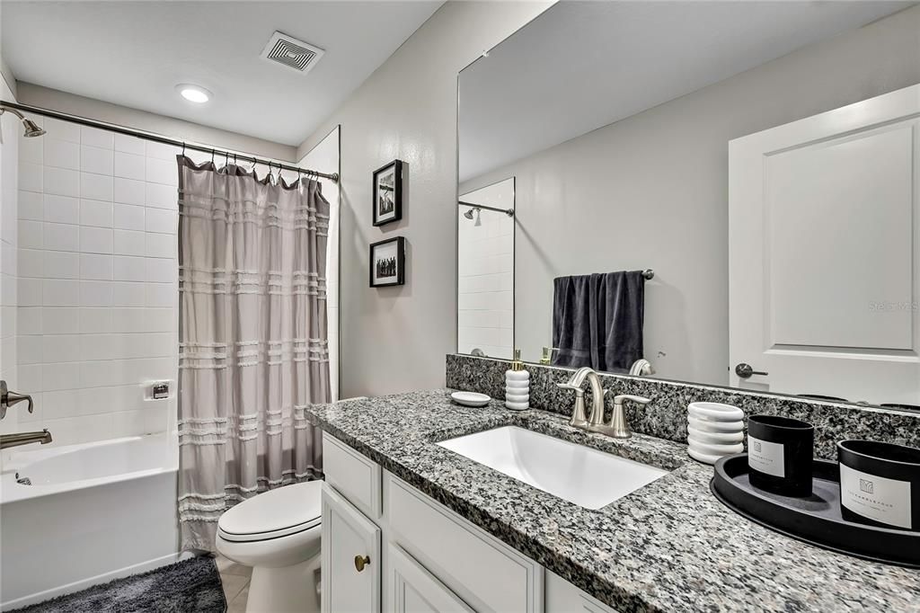 En Venta: $374,900 (3 camas, 2 baños, 1801 Pies cuadrados)