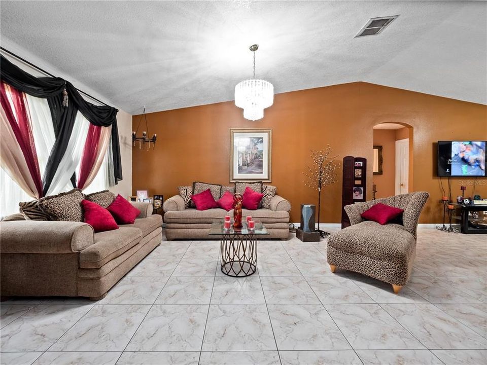 待售: $595,990 (3 贝兹, 2 浴室, 1629 平方英尺)