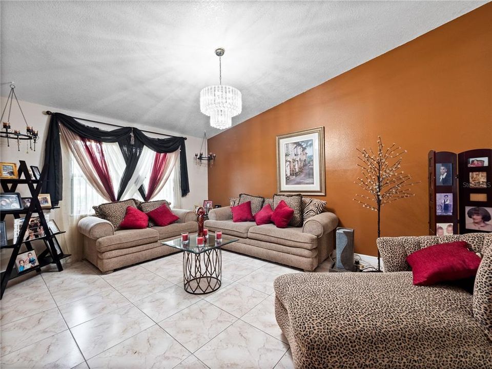 待售: $595,990 (3 贝兹, 2 浴室, 1629 平方英尺)