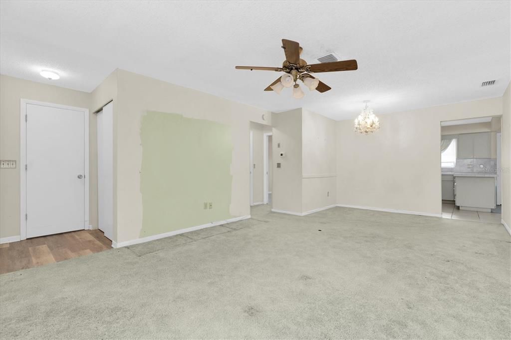 For Sale: $82,000 (1 beds, 1 baths, 902 Square Feet)