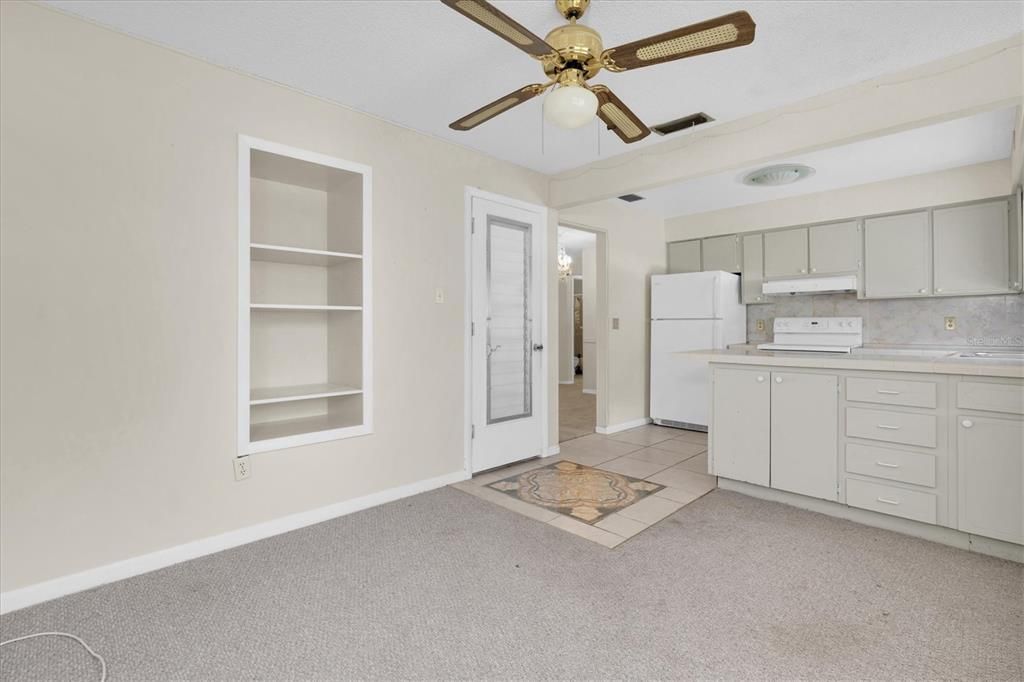 For Sale: $82,000 (1 beds, 1 baths, 902 Square Feet)