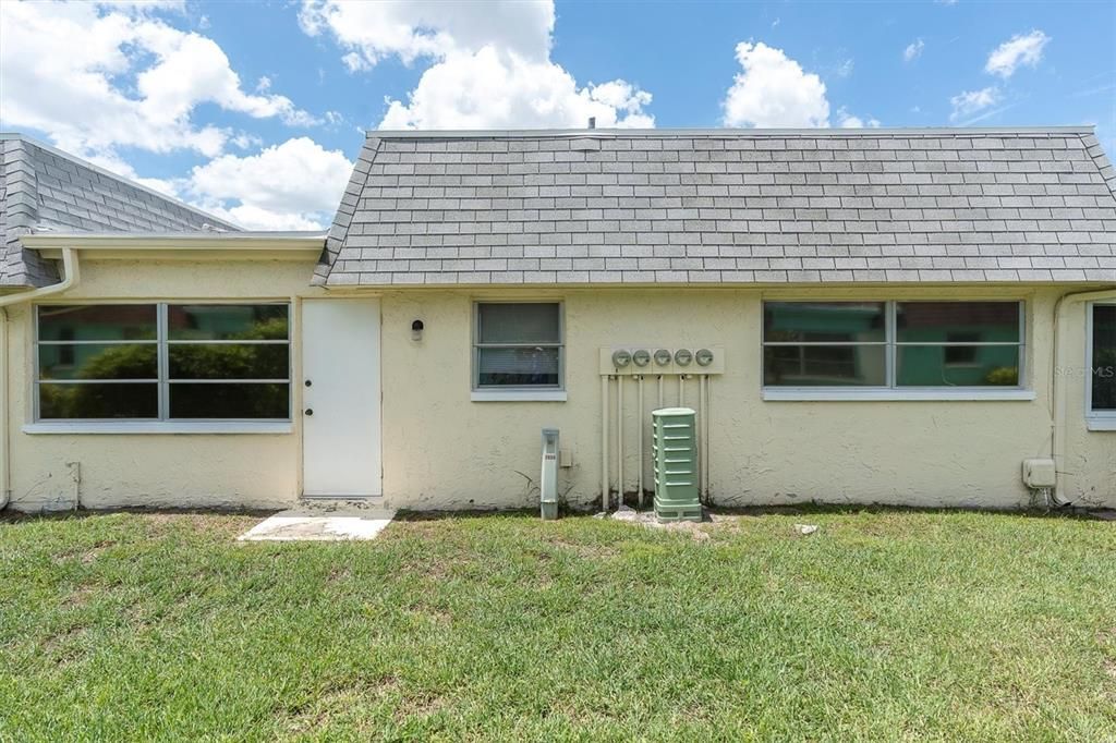 For Sale: $82,000 (1 beds, 1 baths, 902 Square Feet)