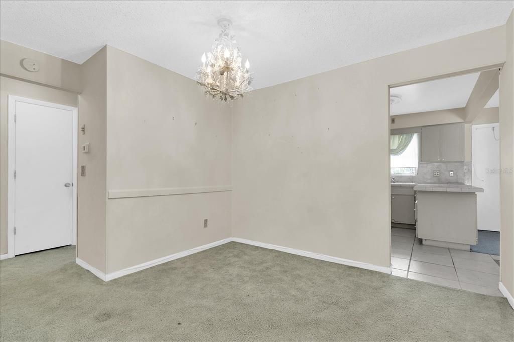 For Sale: $82,000 (1 beds, 1 baths, 902 Square Feet)