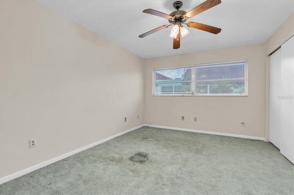 For Sale: $82,000 (1 beds, 1 baths, 902 Square Feet)