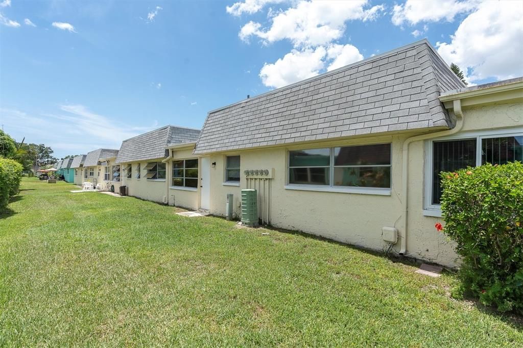 For Sale: $82,000 (1 beds, 1 baths, 902 Square Feet)