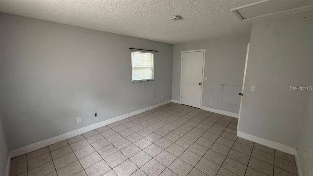 出租: $1,197 (1 贝兹, 1 浴室, 750 平方英尺)