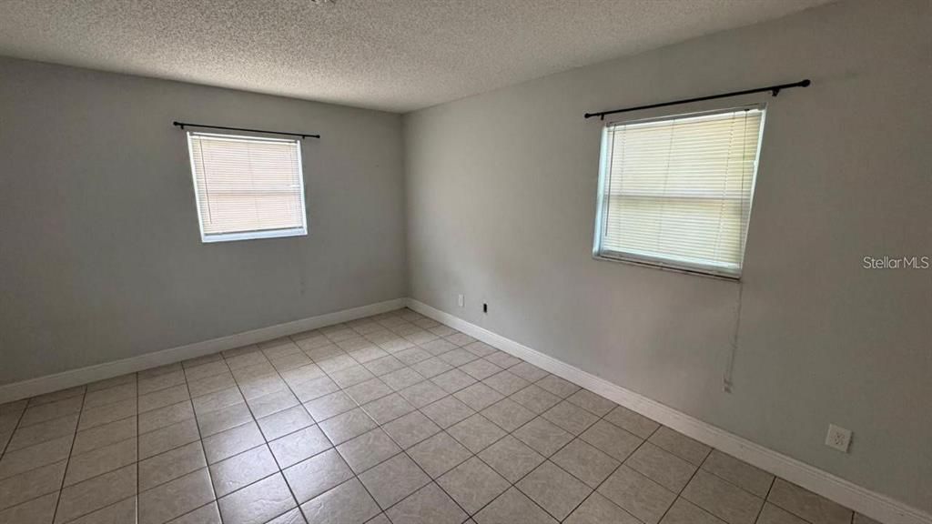 出租: $1,197 (1 贝兹, 1 浴室, 750 平方英尺)