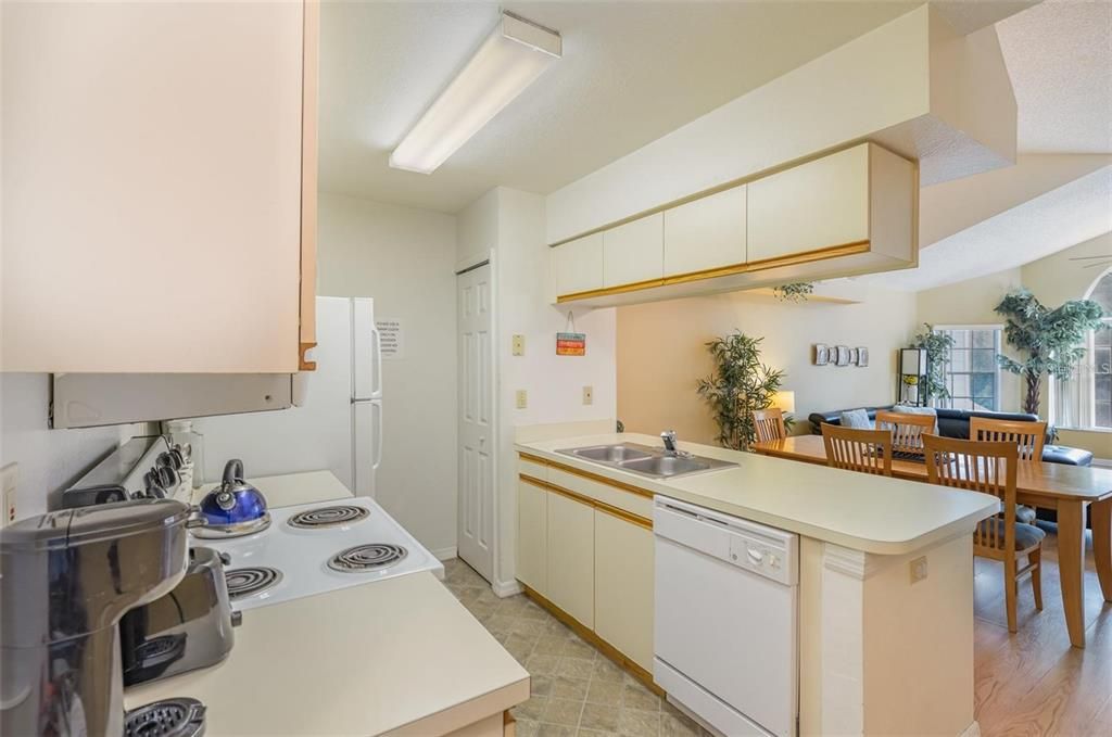 Activo con contrato: $150,000 (3 camas, 2 baños, 1287 Pies cuadrados)