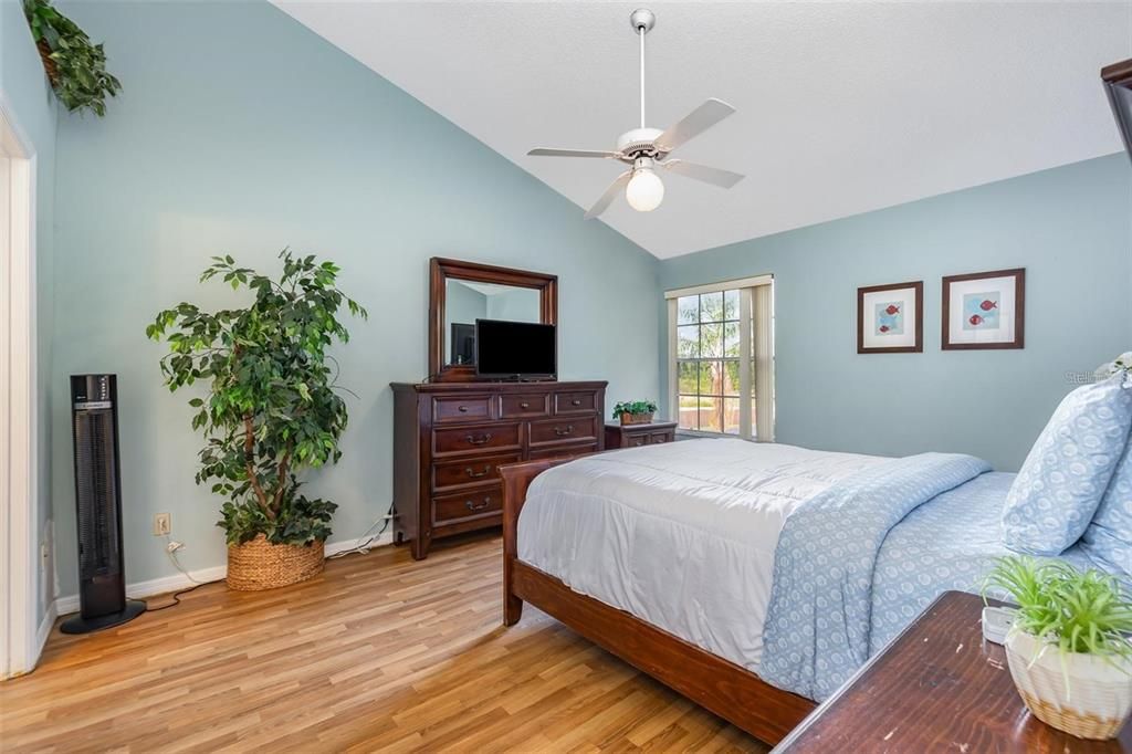 Activo con contrato: $150,000 (3 camas, 2 baños, 1287 Pies cuadrados)