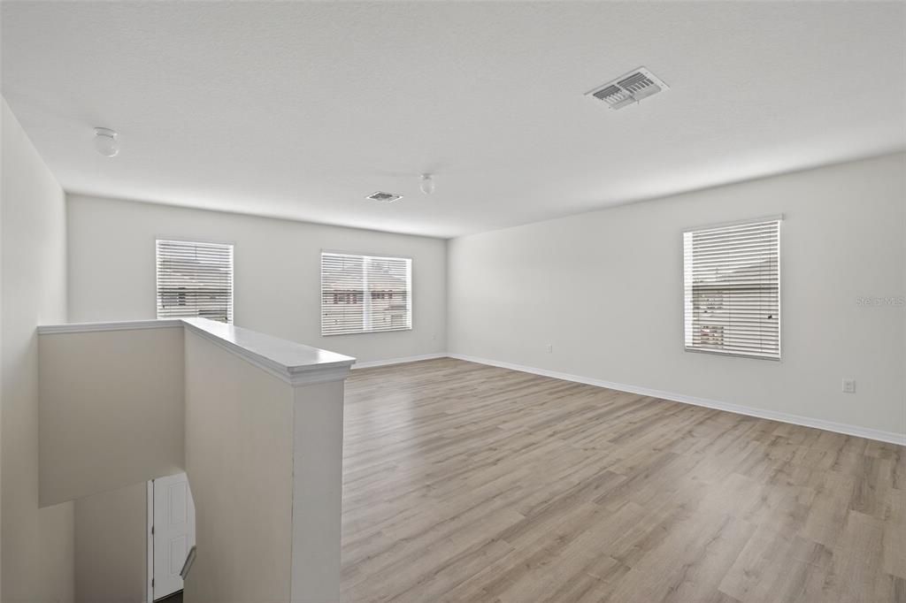 Active With Contract: $375,000 (5 beds, 2 baths, 2905 Square Feet)