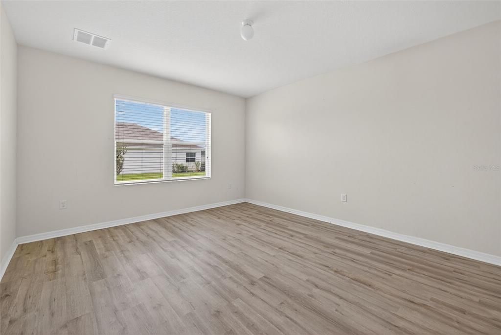 Active With Contract: $375,000 (5 beds, 2 baths, 2905 Square Feet)