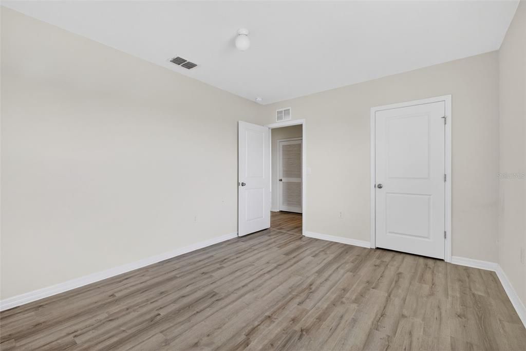 Active With Contract: $375,000 (5 beds, 2 baths, 2905 Square Feet)