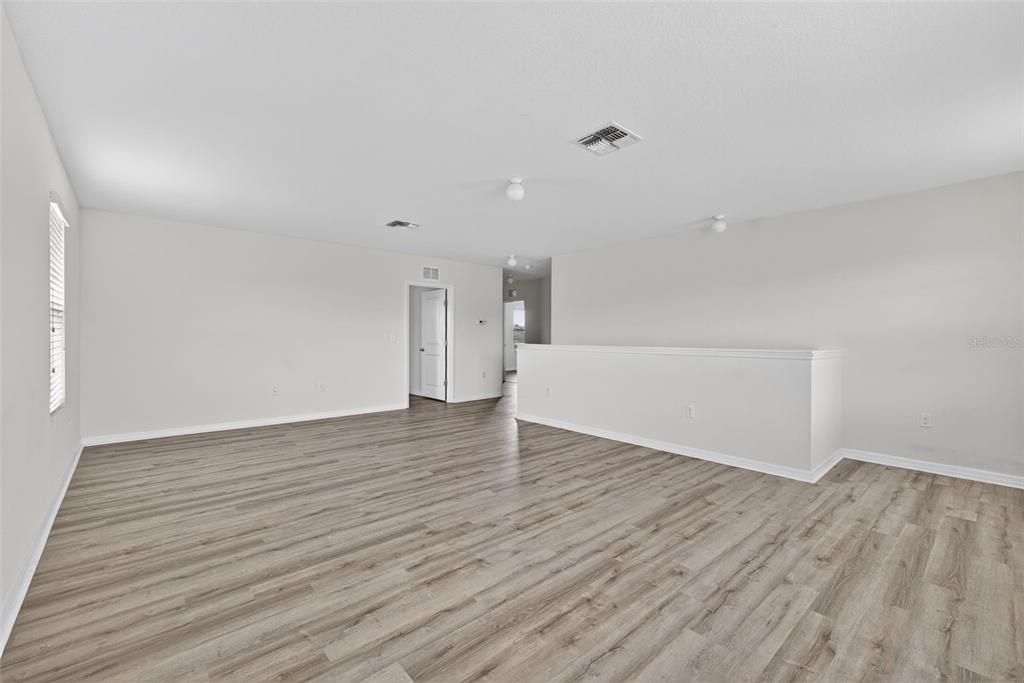 Active With Contract: $375,000 (5 beds, 2 baths, 2905 Square Feet)