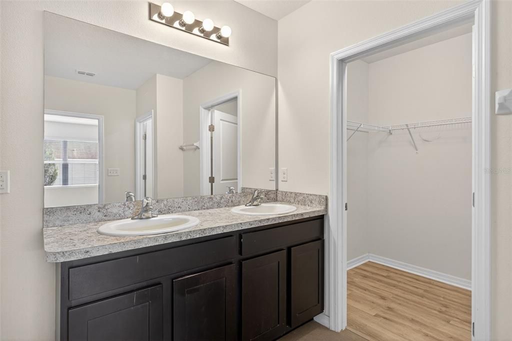 Active With Contract: $375,000 (5 beds, 2 baths, 2905 Square Feet)