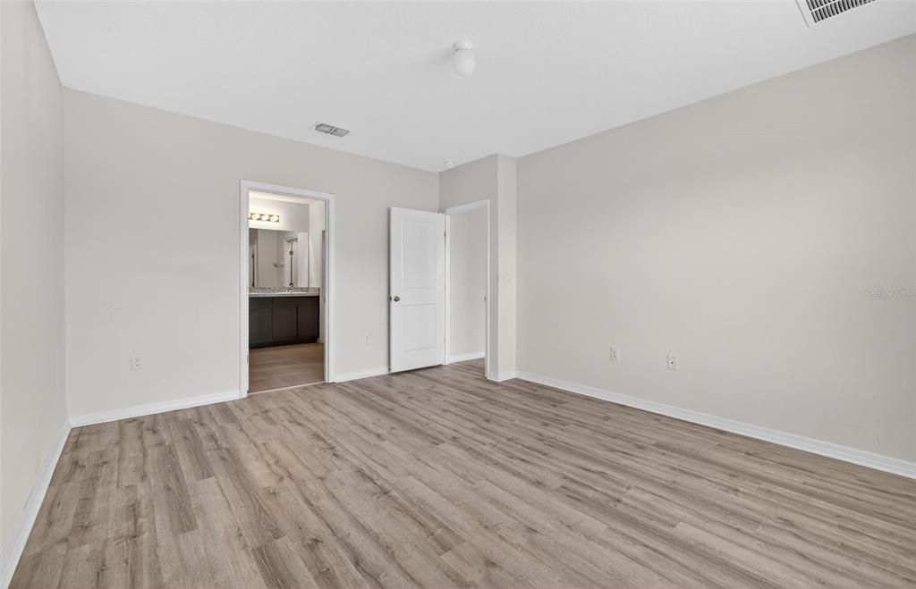 Active With Contract: $375,000 (5 beds, 2 baths, 2905 Square Feet)