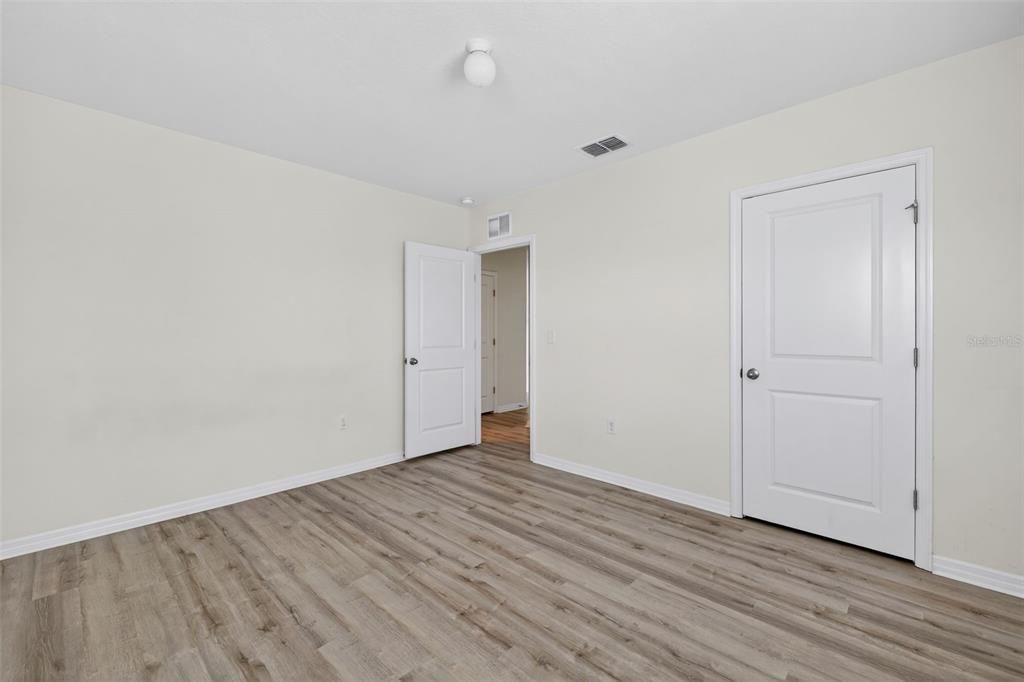 Active With Contract: $375,000 (5 beds, 2 baths, 2905 Square Feet)