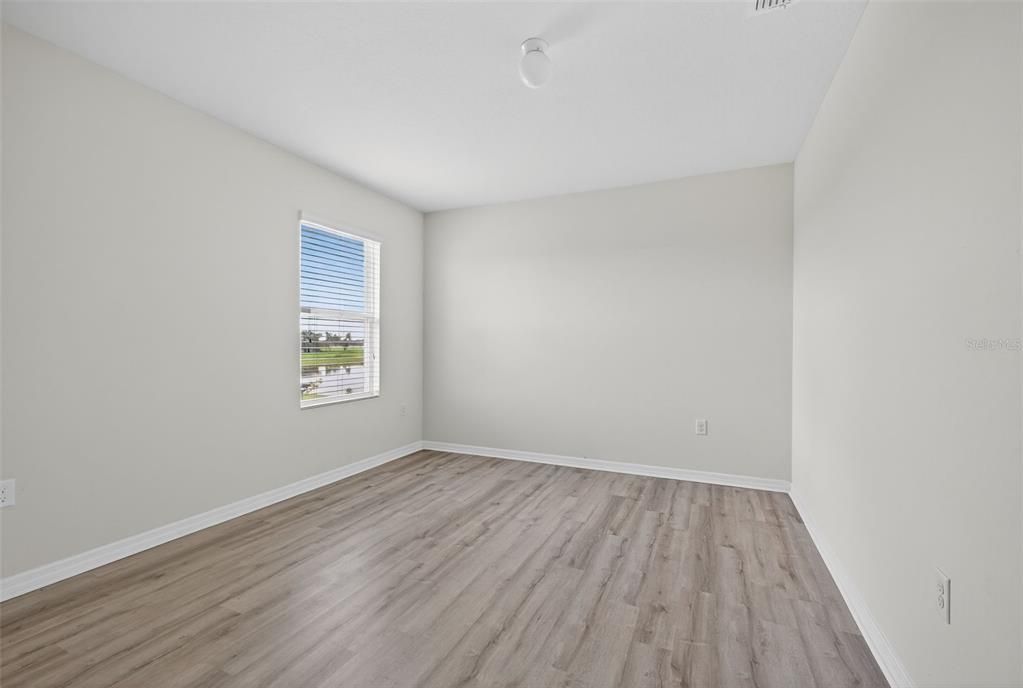 Active With Contract: $375,000 (5 beds, 2 baths, 2905 Square Feet)