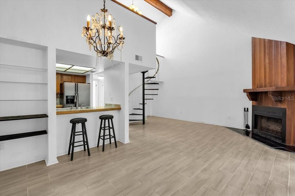 Под контрактом: $150,000 (1 спален, 1 ванн, 975 Квадратных фут)