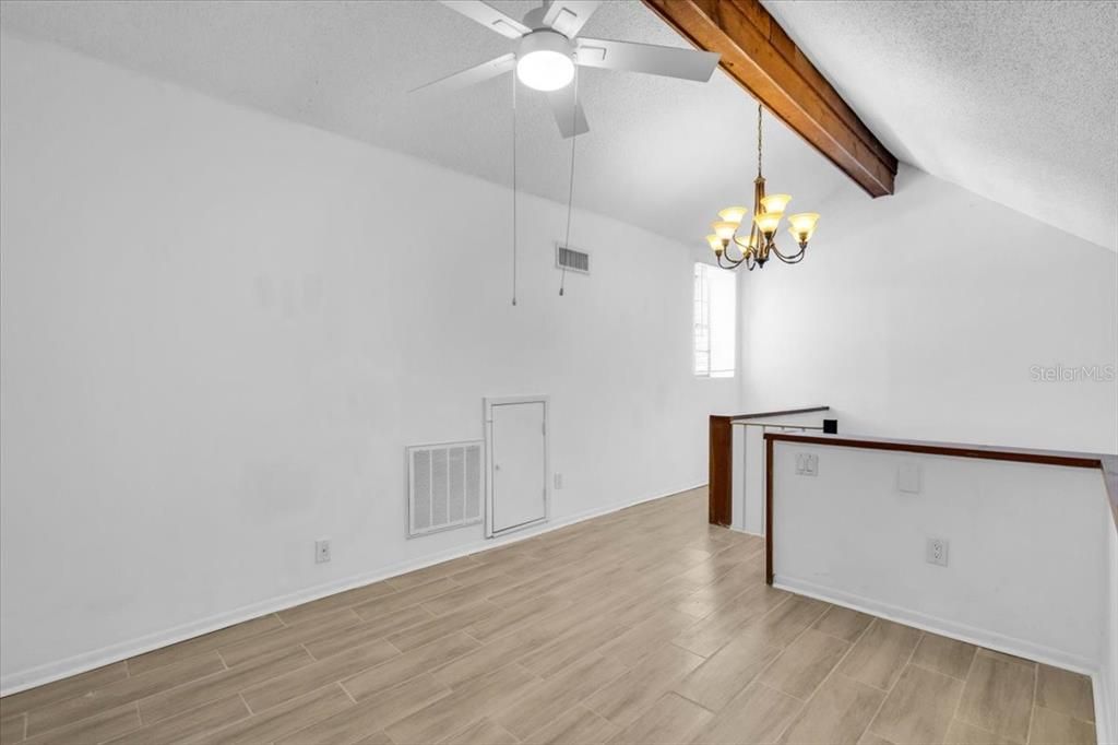 Под контрактом: $150,000 (1 спален, 1 ванн, 975 Квадратных фут)