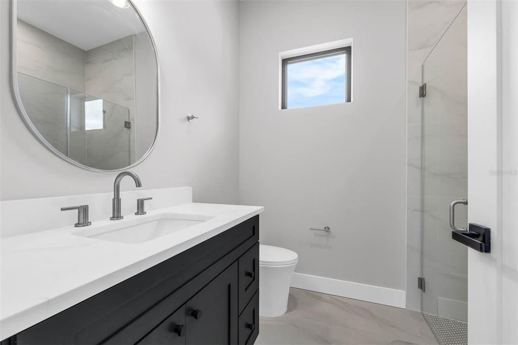 Под контрактом: $949,900 (4 спален, 3 ванн, 2803 Квадратных фут)