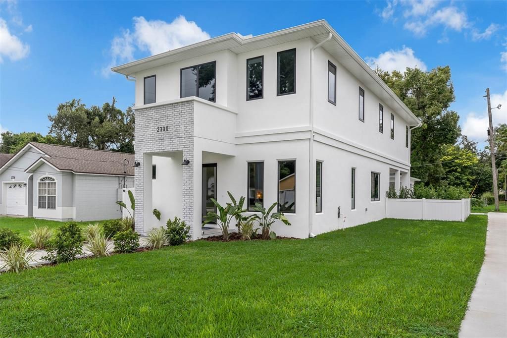 Под контрактом: $949,900 (4 спален, 3 ванн, 2803 Квадратных фут)