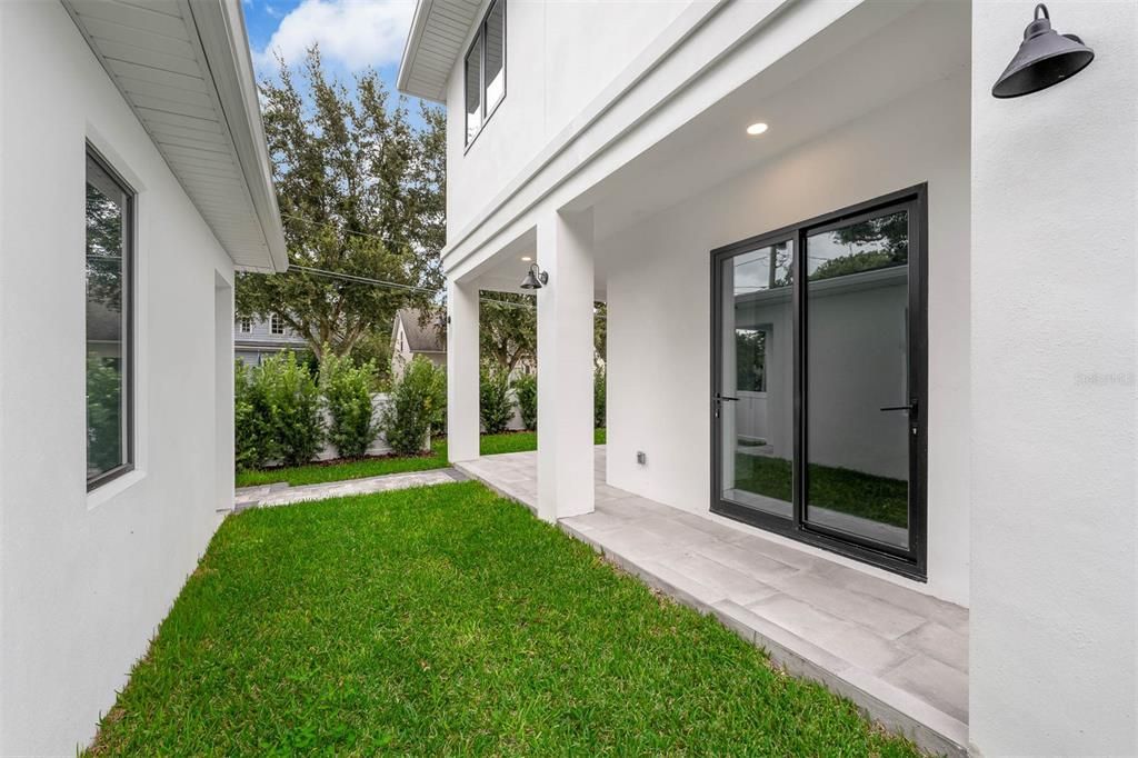 Под контрактом: $949,900 (4 спален, 3 ванн, 2803 Квадратных фут)