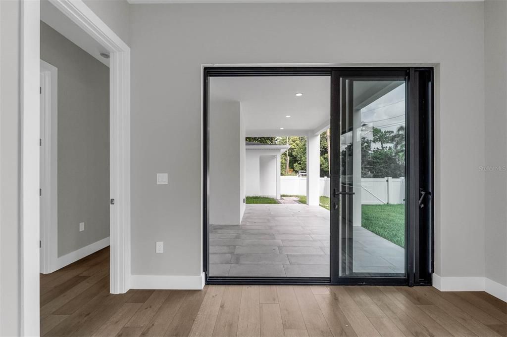 Под контрактом: $949,900 (4 спален, 3 ванн, 2803 Квадратных фут)