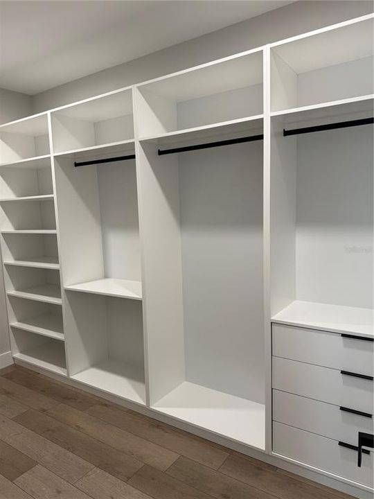 Под контрактом: $949,900 (4 спален, 3 ванн, 2803 Квадратных фут)