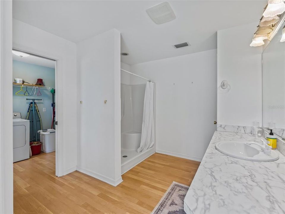 For Sale: $820,000 (3 beds, 2 baths, 2487 Square Feet)