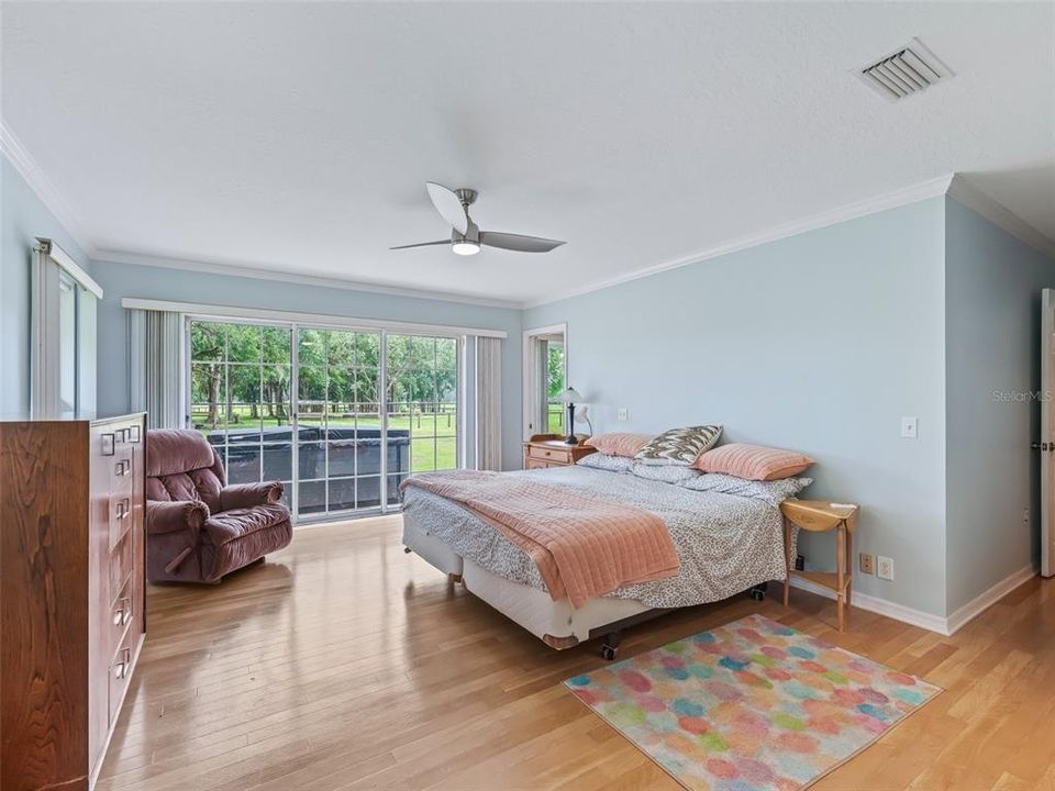 For Sale: $820,000 (3 beds, 2 baths, 2487 Square Feet)