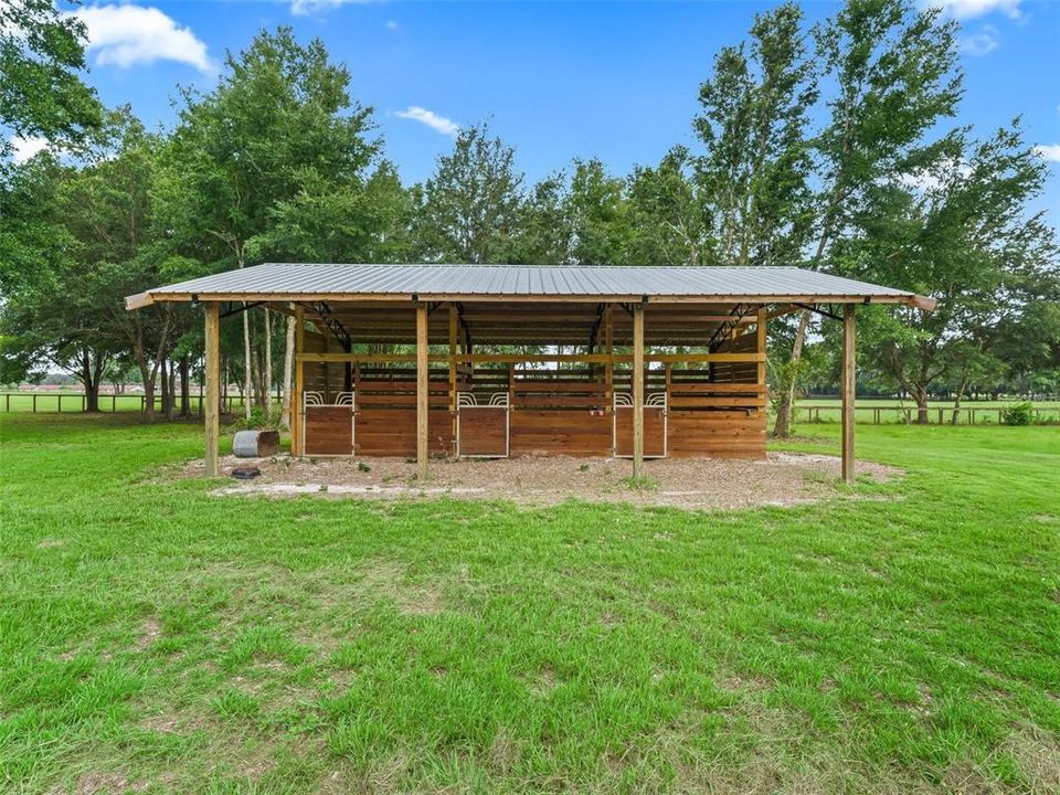 For Sale: $820,000 (3 beds, 2 baths, 2487 Square Feet)