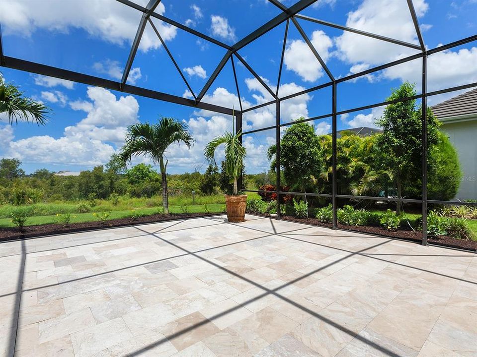 合同活跃: $2,450,000 (3 贝兹, 4 浴室, 3226 平方英尺)