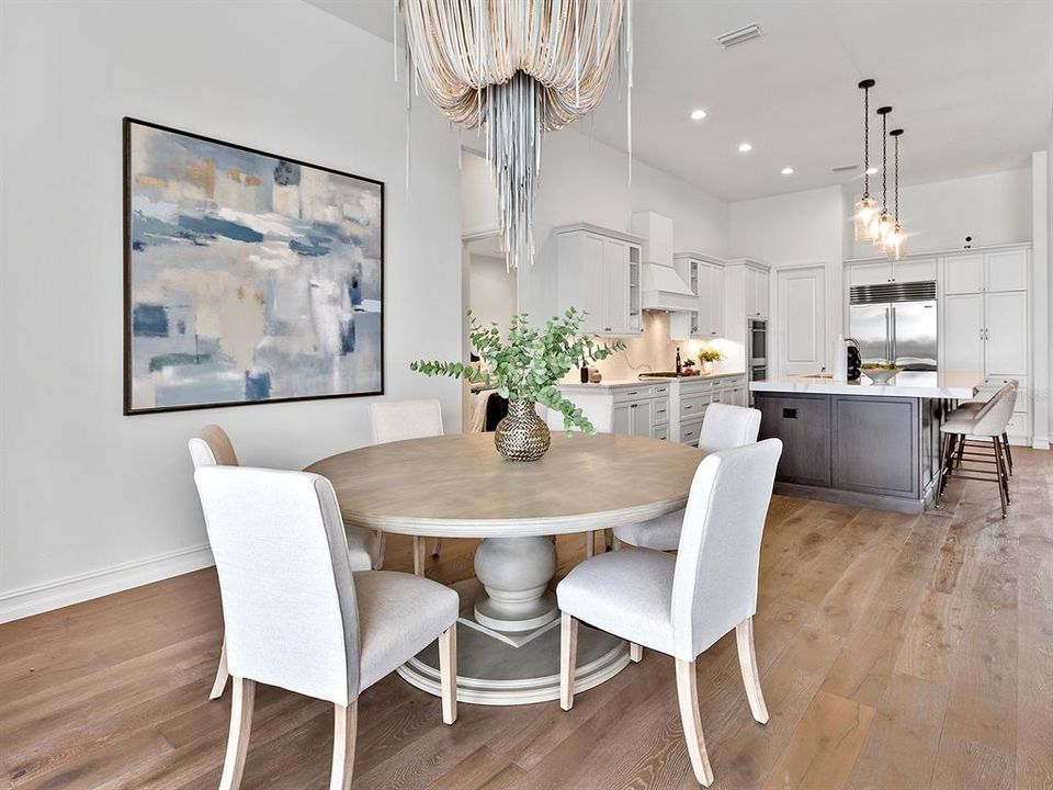 合同活跃: $2,450,000 (3 贝兹, 4 浴室, 3226 平方英尺)