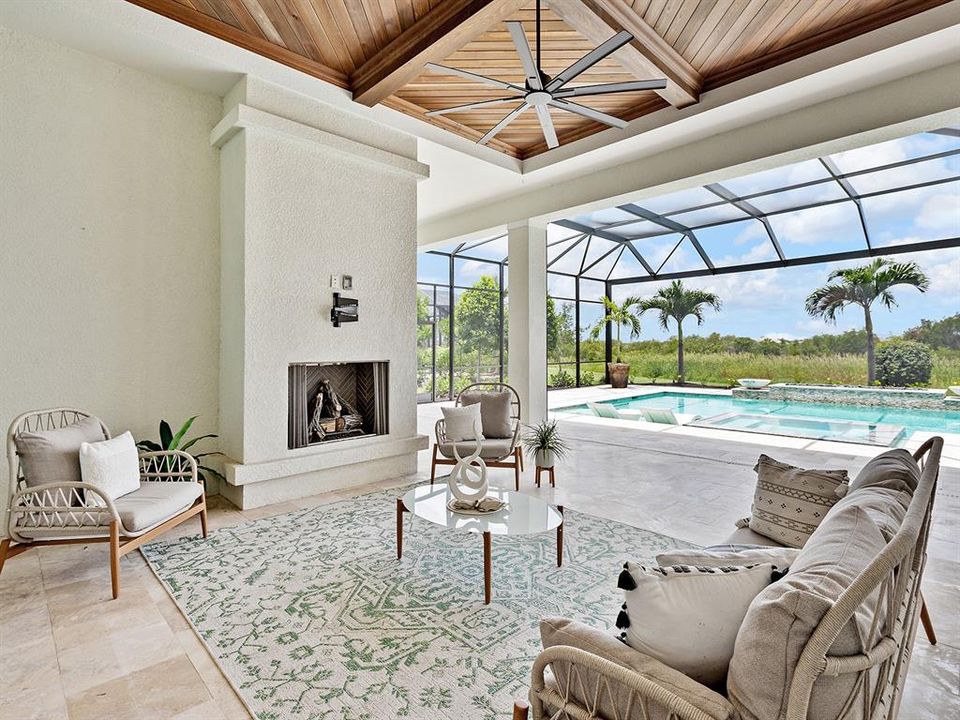 合同活跃: $2,450,000 (3 贝兹, 4 浴室, 3226 平方英尺)