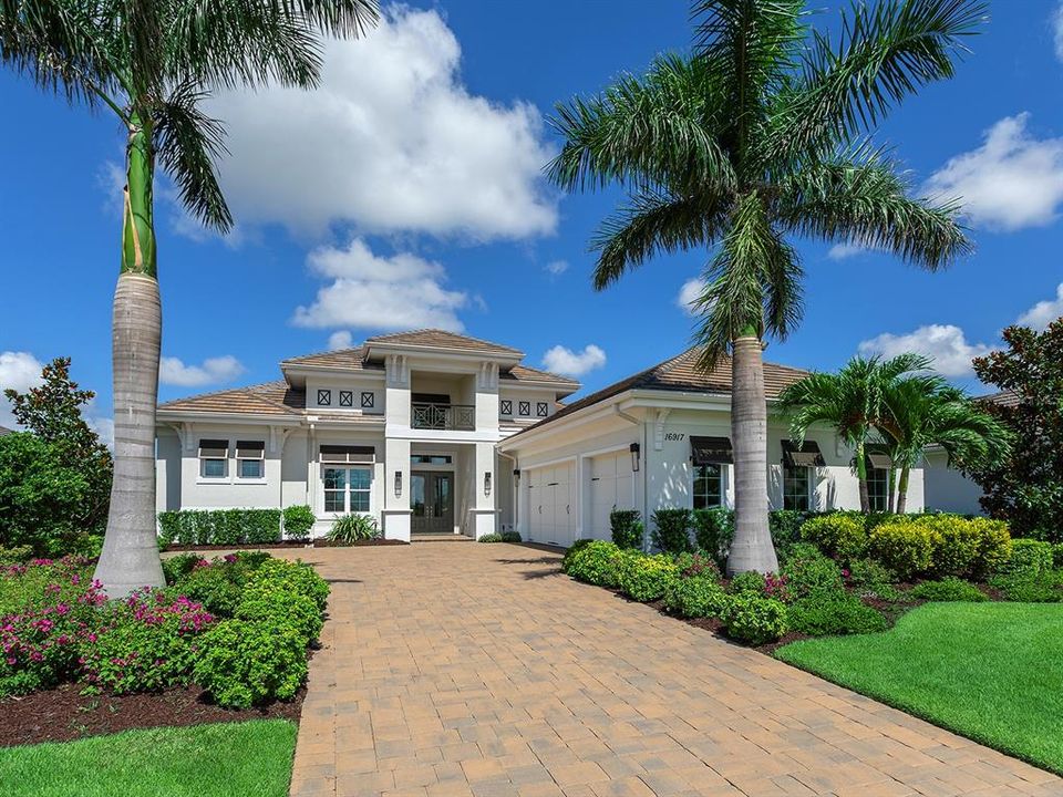 合同活跃: $2,450,000 (3 贝兹, 4 浴室, 3226 平方英尺)