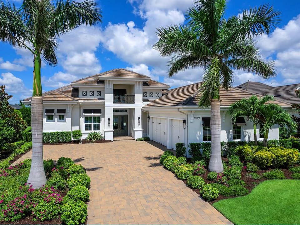 合同活跃: $2,450,000 (3 贝兹, 4 浴室, 3226 平方英尺)