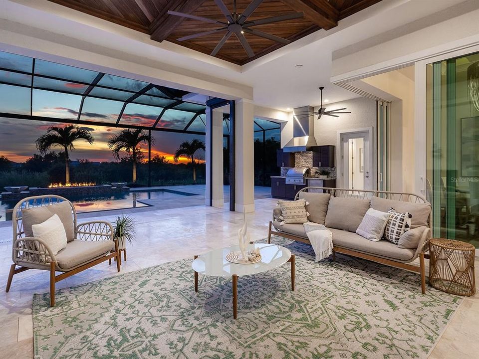 合同活跃: $2,450,000 (3 贝兹, 4 浴室, 3226 平方英尺)