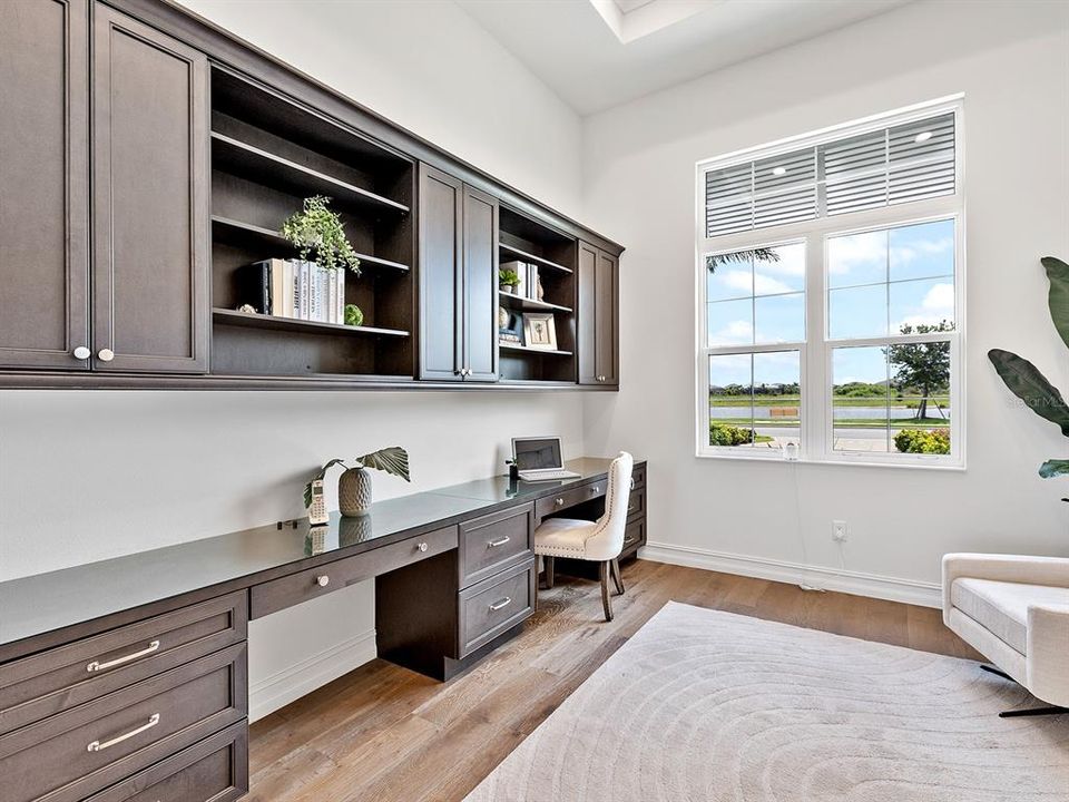 合同活跃: $2,450,000 (3 贝兹, 4 浴室, 3226 平方英尺)