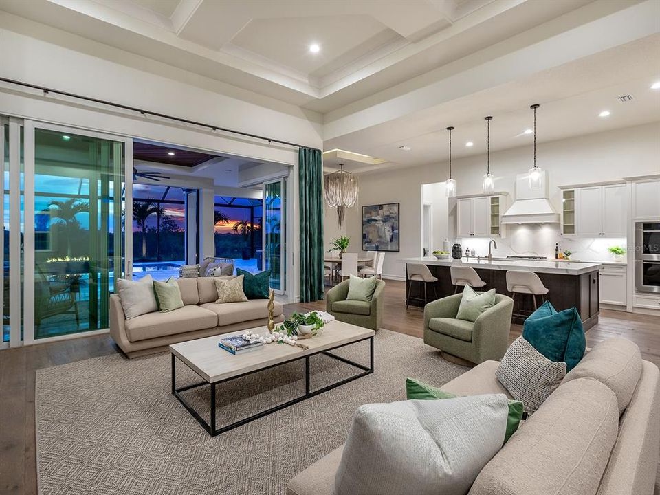 合同活跃: $2,450,000 (3 贝兹, 4 浴室, 3226 平方英尺)