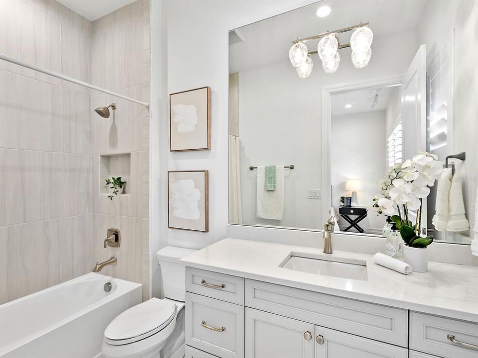 合同活跃: $2,450,000 (3 贝兹, 4 浴室, 3226 平方英尺)