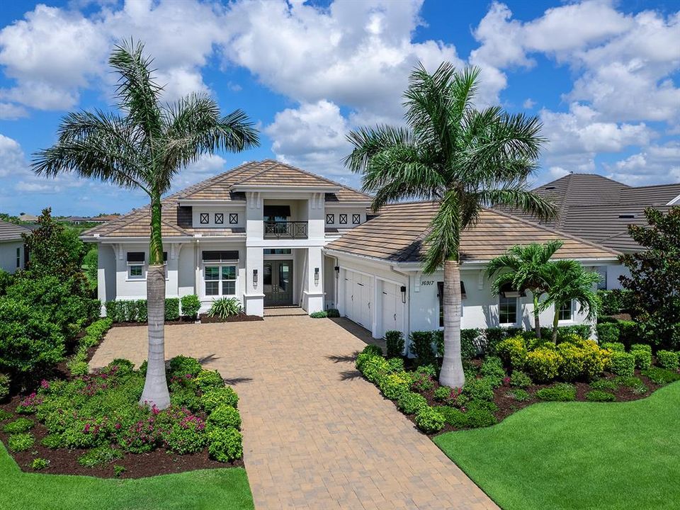 合同活跃: $2,450,000 (3 贝兹, 4 浴室, 3226 平方英尺)