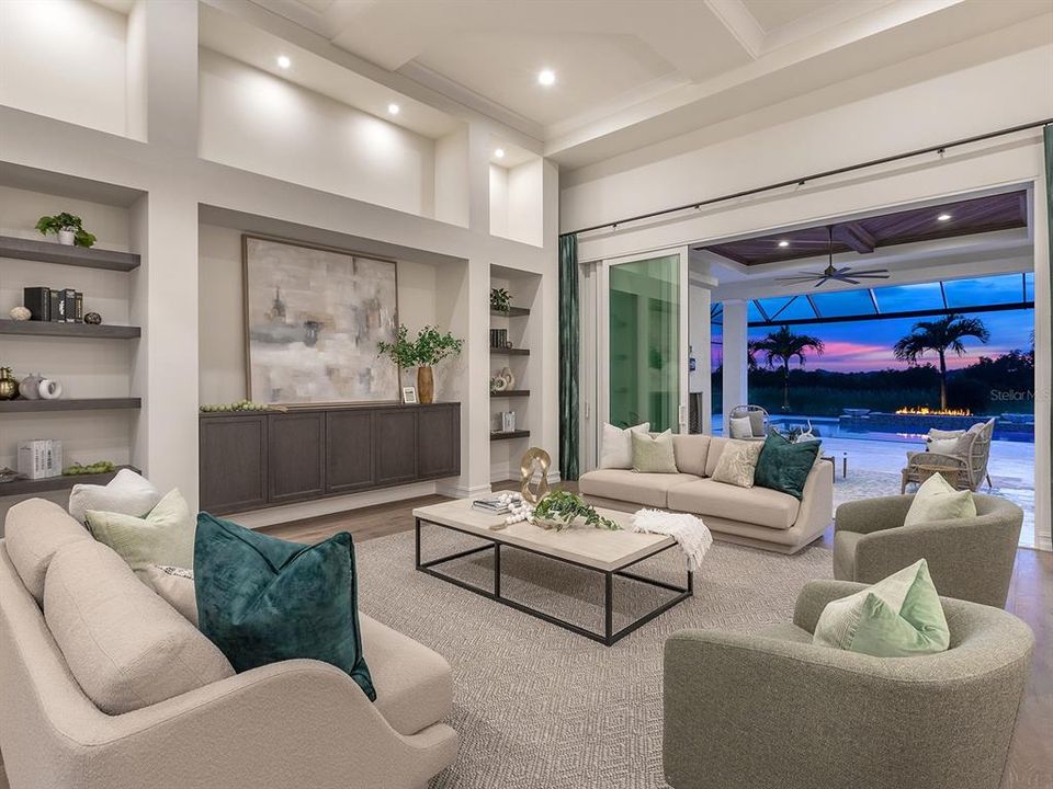 合同活跃: $2,450,000 (3 贝兹, 4 浴室, 3226 平方英尺)