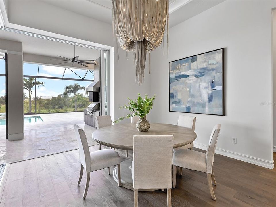 合同活跃: $2,450,000 (3 贝兹, 4 浴室, 3226 平方英尺)