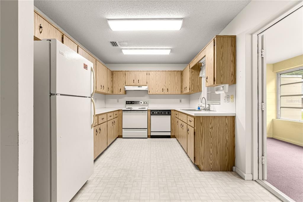 待售: $128,950 (2 贝兹, 2 浴室, 1249 平方英尺)