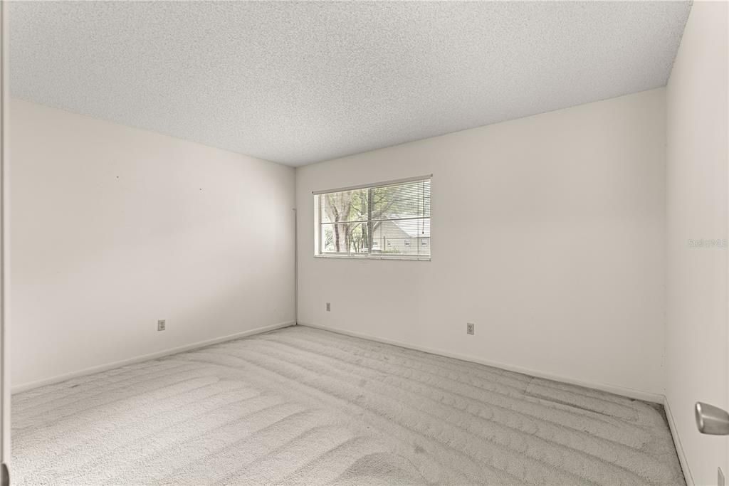 待售: $128,950 (2 贝兹, 2 浴室, 1249 平方英尺)