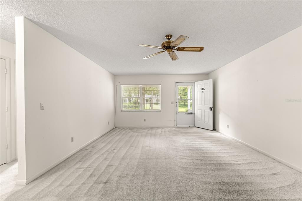 待售: $128,950 (2 贝兹, 2 浴室, 1249 平方英尺)