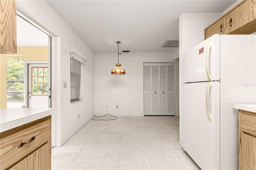 待售: $128,950 (2 贝兹, 2 浴室, 1249 平方英尺)