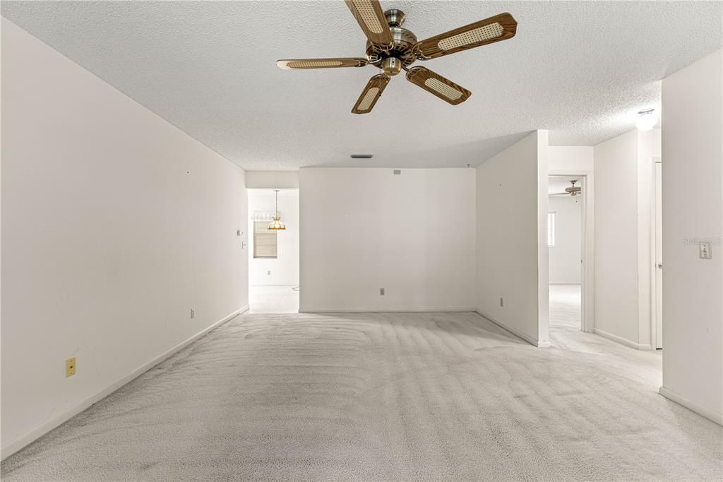 待售: $128,950 (2 贝兹, 2 浴室, 1249 平方英尺)