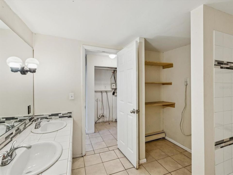 For Sale: $159,750 (2 beds, 1 baths, 1248 Square Feet)